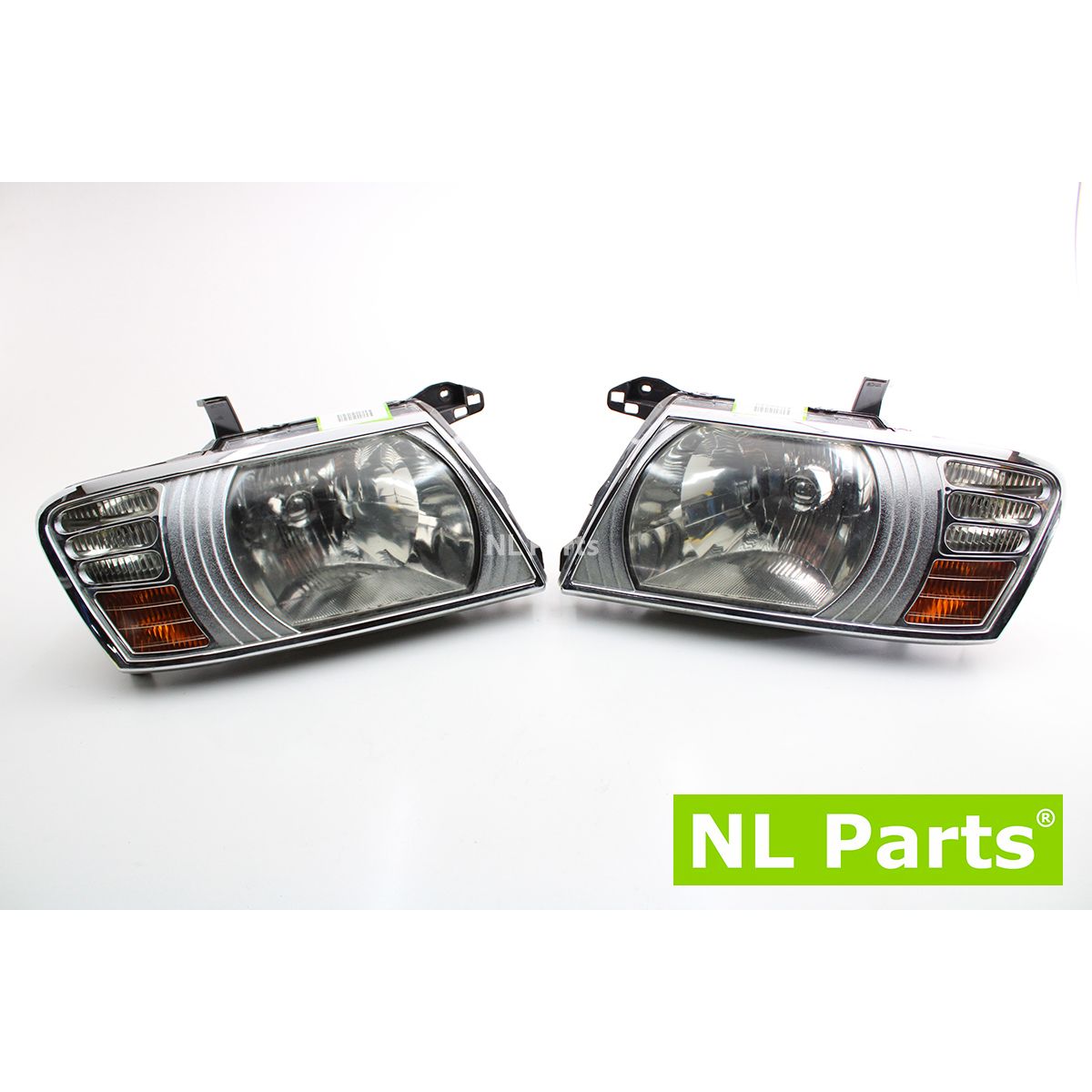 Faróis Mitsubishi Pajero de 2000-2006
